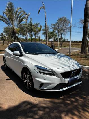 VOLVO V40 2.0 T5 R-DESIGN GASOLINA 4P AUTOMÁTICO